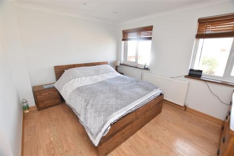 4 bedroom house for sale, Letzen Road, Canvey Island SS8