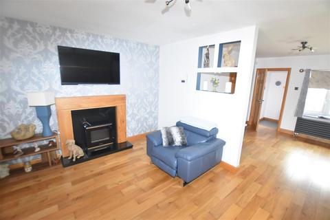 4 bedroom house for sale, Letzen Road, Canvey Island SS8