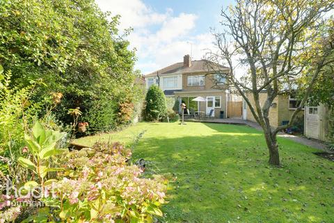 3 bedroom semi-detached house for sale, Buckingham Close, London