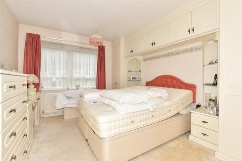 2 bedroom ground floor flat for sale, London Road, River, Kent