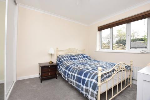 2 bedroom apartment for sale, The Gables, North Park Avenue, Roundhay, Leeds