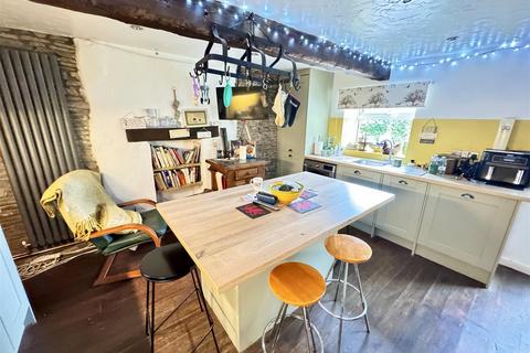 undefined, Llanddeusant, Llangadog