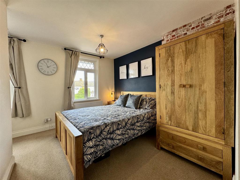 Bedroom 1 (2)