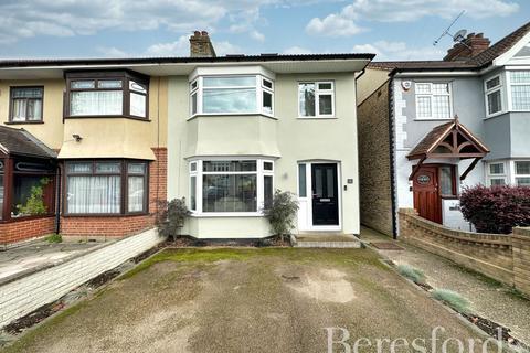 4 bedroom semi-detached house for sale, Wayside Avenue, Hornchurch, RM12