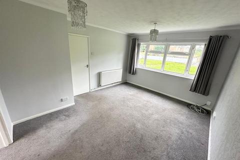 2 bedroom semi-detached house to rent, Blackwater Close, Brierley Hill