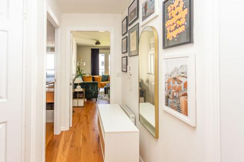 Flat 15, 14 Arneil Drive, Edinburgh, EH5 2GS