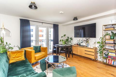 Flat 15, 14 Arneil Drive, Edinburgh, EH5 2GS