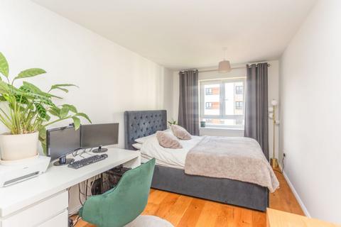 Flat 15, 14 Arneil Drive, Edinburgh, EH5 2GS