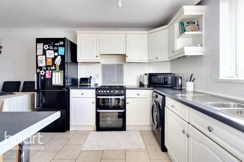 30 Masefield Close, Romford, RM3 7PP