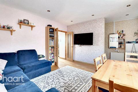 57 Barnstaple Road, Romford, RM3 7TJ