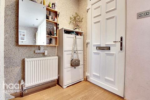 57 Barnstaple Road, Romford, RM3 7TJ