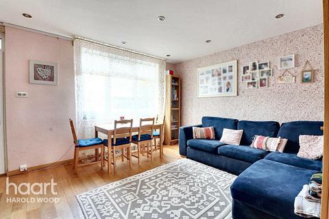 57 Barnstaple Road, Romford, RM3 7TJ