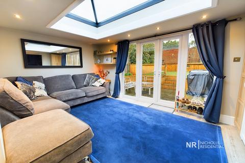 22 Headley Grove, Tadworth, KT20 5JF