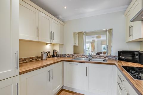 2 bedroom retirement property for sale, Valley Drive, Ilkley, West Yorkshire, LS29
