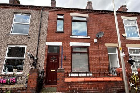 3 bedroom terraced house for sale, Gordon Street, Leigh