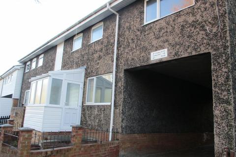 4 bedroom semi-detached house to rent, Colwyn, Newtown