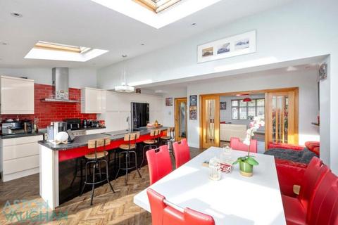 undefined, Brighton, East Sussex BN1