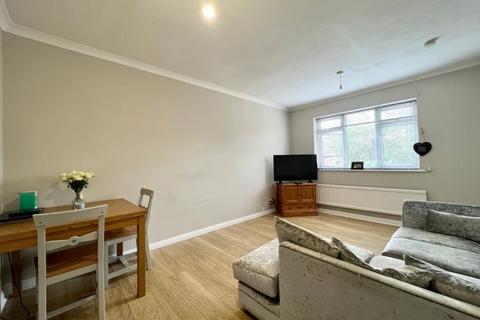 2 bedroom maisonette to rent, Tower Road, Bexleyheath, Kent, DA7