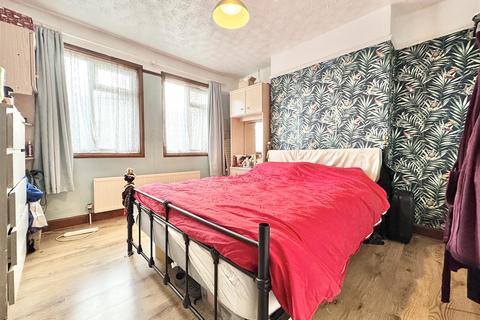 5 Cliff Road, Ipswich, IP3 0AT