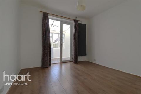 3 bedroom end of terrace house to rent, Shelley Road, Chelmsford