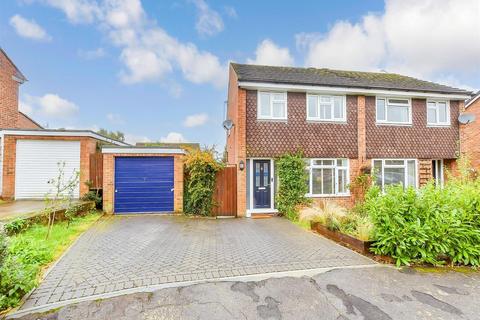 3 bedroom semi-detached house for sale, Reeves Close, Staplehurst, Tonbridge, Kent