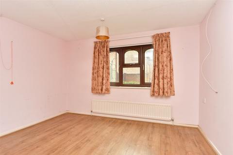 1 bedroom ground floor flat for sale, Park Court, Faversham, Kent