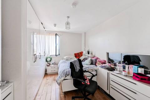 2 bedroom flat for sale, THE ROUNDWAY, Wood Green, London, N17