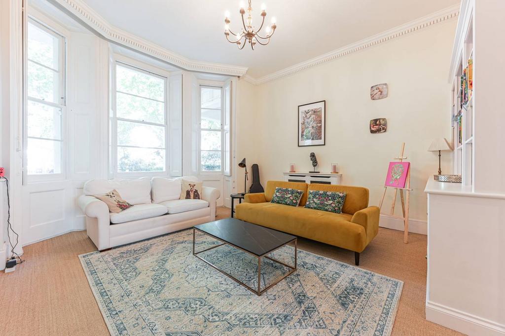 St Square, Pimlico, London... 3 bed flat to rent £6,500 pcm