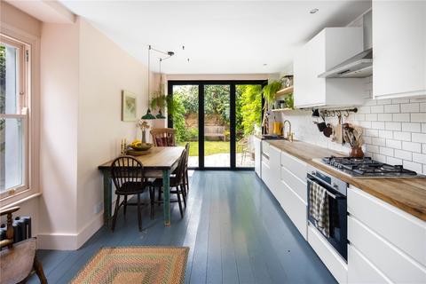 2 Alfearn Road, London, E5 0SE