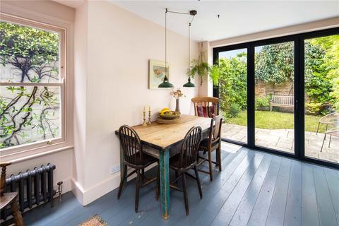 2 Alfearn Road, London, E5 0SE