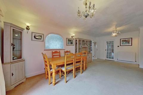 4 bedroom chalet for sale, Sea Street, Herne Bay, CT6 8QY