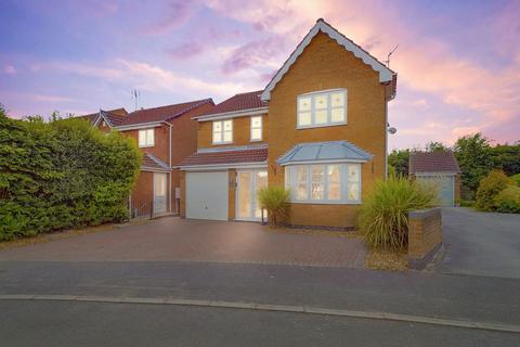 4 bedroom detached house for sale, Kynance Close, Alfreton DE55