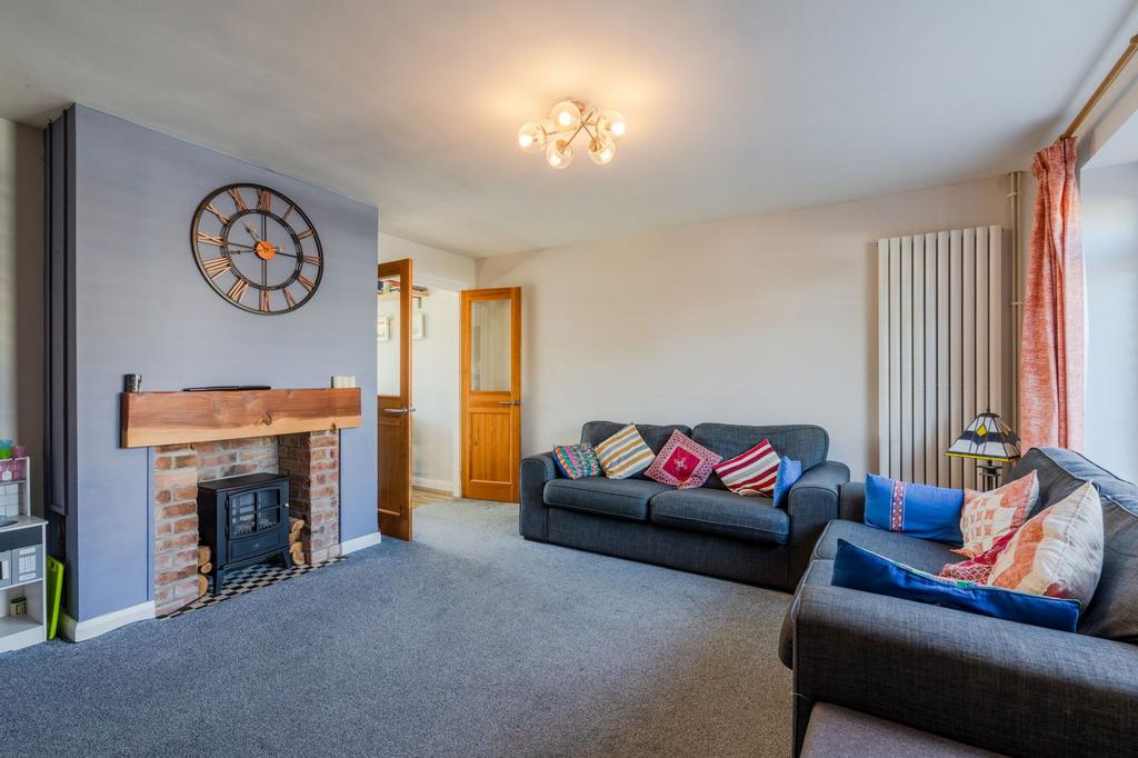Ladysmith Road, Cheltenham GL52 3 bed semidetached house for sale £