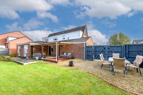 83 Brooks Road, Street, BA16 0PS
