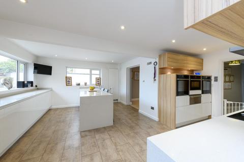 83 Brooks Road, Street, BA16 0PS