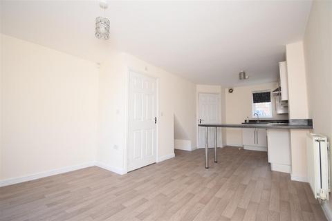 3 bedroom townhouse to rent, Dunlin Drive, Scunthorpe