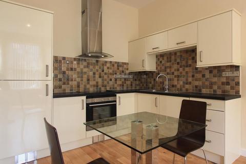 2 bedroom flat to rent, Richmond Road, Cardiff CF24