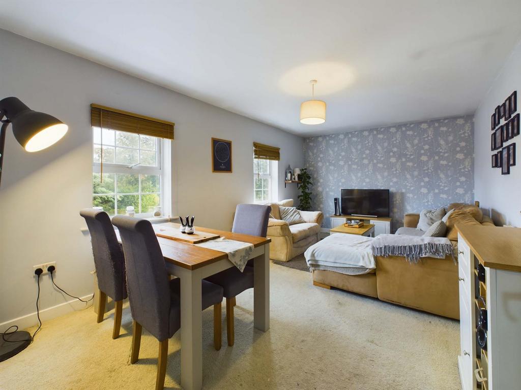 Sitting/Dining Room