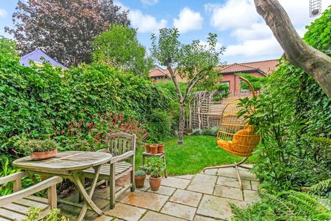 2 bedroom terraced house for sale, Toyne Way, Highgate