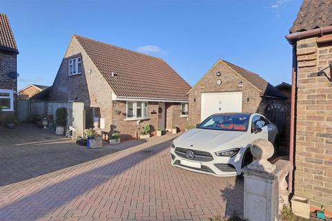 4 bedroom detached bungalow for sale, Lady Downe Close, Upton St. Leonards, Gloucester