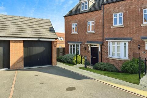 3 bedroom townhouse for sale, Rook Drive, Burton-on-Trent, DE13