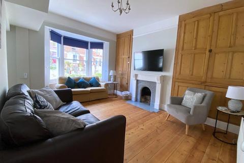 3 bedroom detached house to rent, Victoria Road, Dartmouth