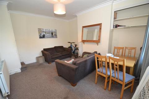 164 Dirkhill Road, Bradford, BD7 1QR
