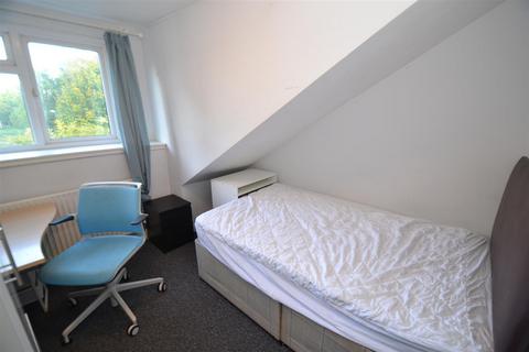 164 Dirkhill Road, Bradford, BD7 1QR
