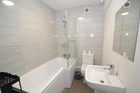 164 Dirkhill Road, Bradford, BD7 1QR