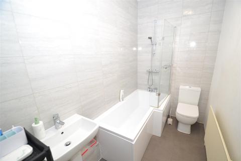 164 Dirkhill Road, Bradford, BD7 1QR