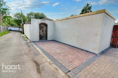 1 bedroom barn conversion for sale, Nine Mile Ride, Wokingham