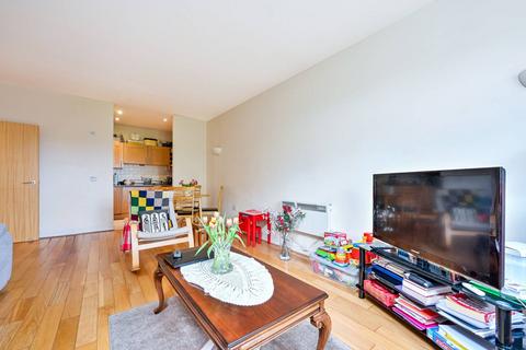 2 bedroom flat for sale, Heathside Road, Woking, GU22