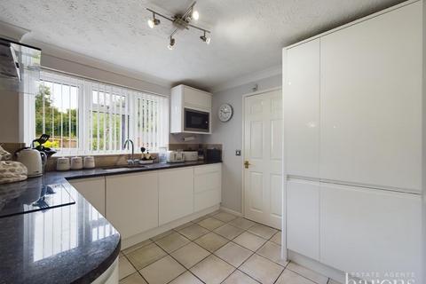 4 bedroom detached house for sale, Wood Close, Basingstoke RG22