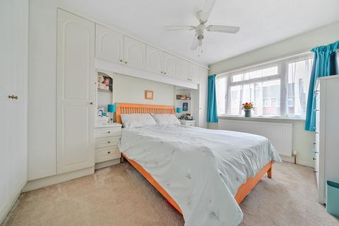 13 Cedar Drive, Sutton At Hone, Dartford, DA4 9EW
